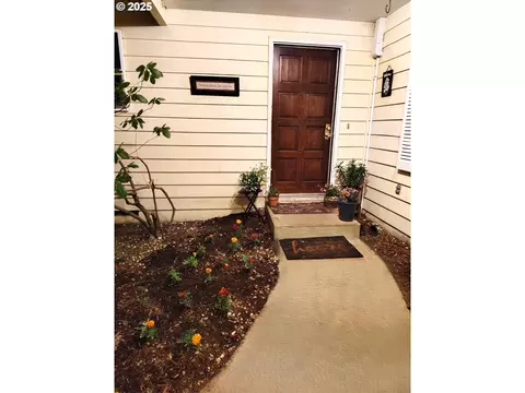 6805 NE 179th St, Vancouver, WA 98686