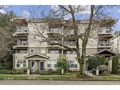 3129 N Willamette Blvd #205, Portland, OR 97217