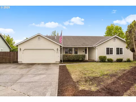 2335 Sony Loop, Eugene, OR 97404