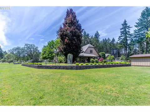 89120 Umanski Ln, Veneta, OR 97487