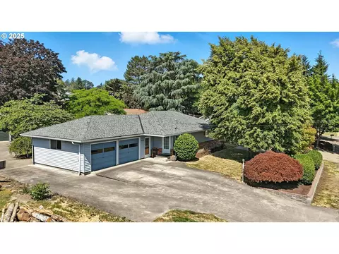 3216 Oakcrest Dr, Forest Grove, OR 97116