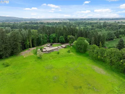 1700 SE Dundee Landing Rd, Dundee, OR 97115