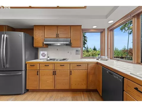 Kitchen - 7428 SE Cottrell Rd, Gresham, OR 97080 photo 1 of 5
