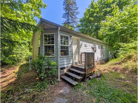 24001 E Mirkwood Ln, Welches, OR 97067