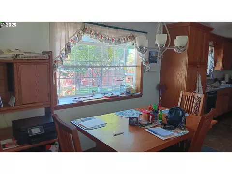 Dining - 865 E Kennedy Ave, Hermiston, OR 97838 photo 1 of 1