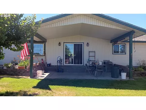 Exterior - 865 E Kennedy Ave, Hermiston, OR 97838 photo 4 of 5