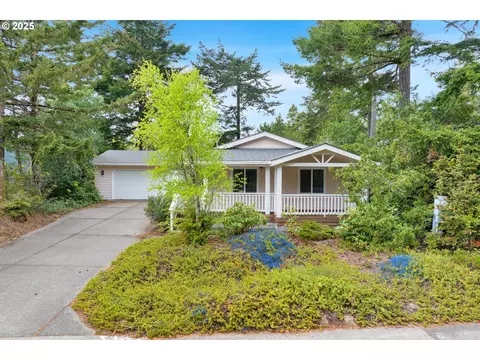 859 Munsel Creek Loop, Florence, OR 97439