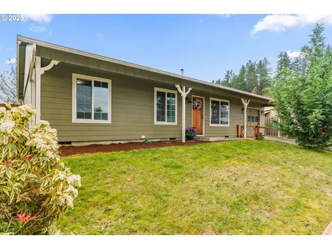 1525 Edison Ave, Cottage Grove, OR 97424