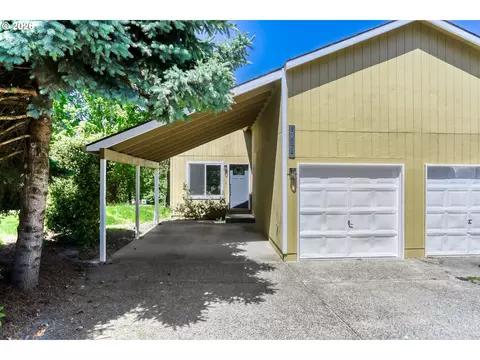 13574 Jason Lee Dr, Oregon City, OR 97045