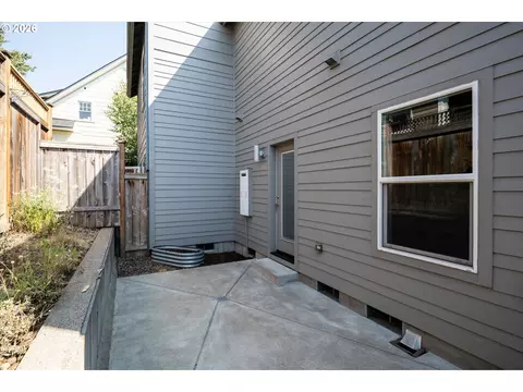 Exterior - 2330 Willamette St, Eugene, OR 97405 photo 9 of 11