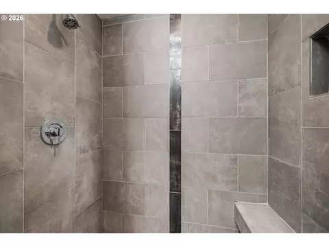 Bath - 2330 Willamette St, Eugene, OR 97405 photo 3 of 5