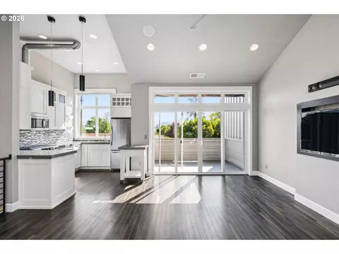 Living - 2330 Willamette St, Eugene, OR 97405 photo 7 of 7