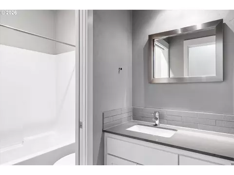 Bath - 2330 Willamette St, Eugene, OR 97405 photo 5 of 5