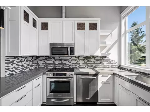 Kitchen - 2330 Willamette St, Eugene, OR 97405 photo 3 of 3
