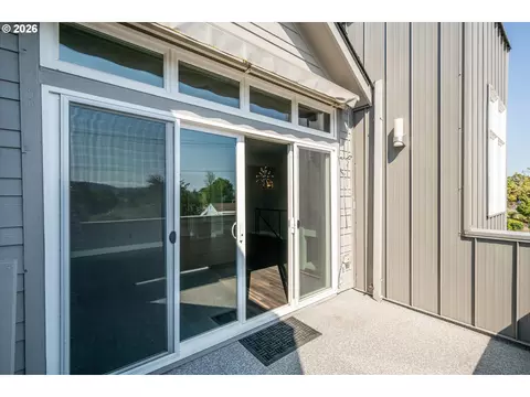 Exterior - 2330 Willamette St, Eugene, OR 97405 photo 5 of 11