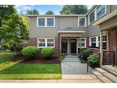 2555 NW Savier St #18, Portland, OR 97210