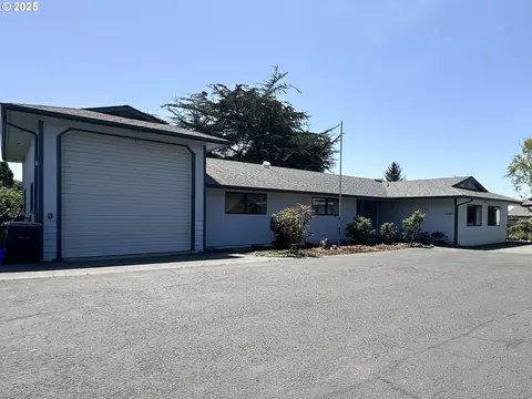 15950 Oceanview Dr, Brookings, OR 97415