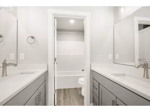 165 NW Mawrcrest Ave, Gresham, OR 97030 photo 13