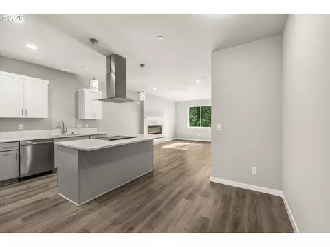 165 NW Mawrcrest Ave, Gresham, OR 97030 photo 8