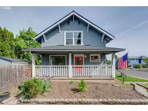 481 S Pine St, Canby, OR 97013