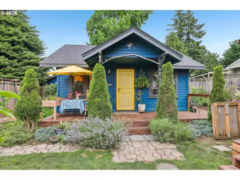 1019 W 37th St, Vancouver, WA 98660
