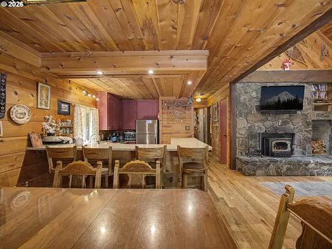 Dining - 72410 E Smith Loop, Rhododendron, OR 97049 photo 3 of 3