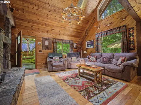 Living - 72410 E Smith Loop, Rhododendron, OR 97049 photo 4 of 5