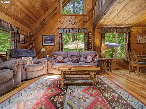 Living - 72410 E Smith Loop, Rhododendron, OR 97049 photo 3 of 5