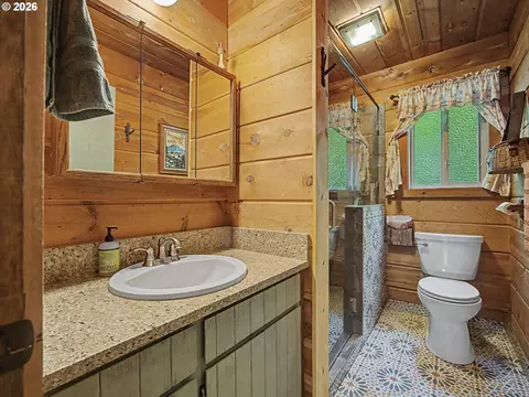 Bath - 72410 E Smith Loop, Rhododendron, OR 97049 photo 1 of 5