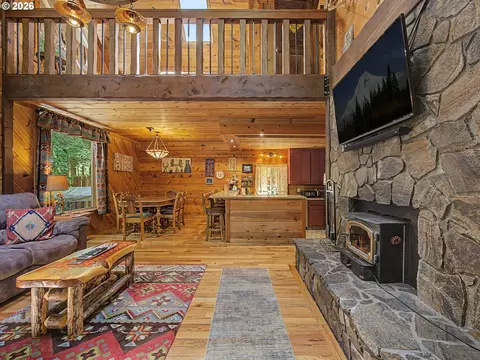 Living - 72410 E Smith Loop, Rhododendron, OR 97049 photo 2 of 5