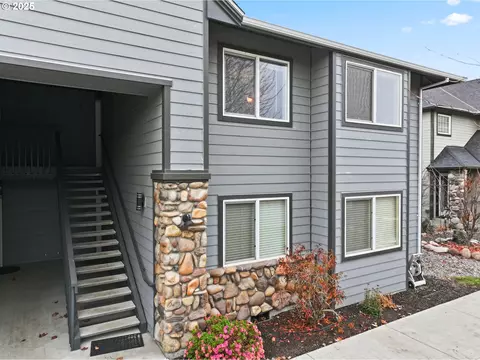 260 Lone Pine Ln #8, The Dalles, OR 97058