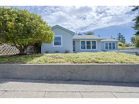 1620 N 16th St, Coos Bay, OR 97420