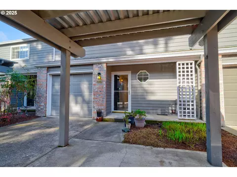 2245 Crestview Dr S, Salem, OR 97302