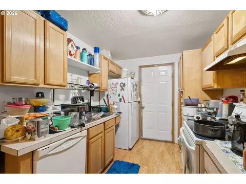 Kitchen - 1109 SW Nye Ave, Pendleton, OR 97801 photo 1 of 3