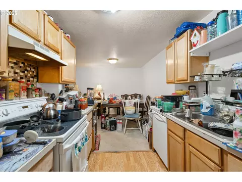 Kitchen - 1109 SW Nye Ave, Pendleton, OR 97801 photo 3 of 3