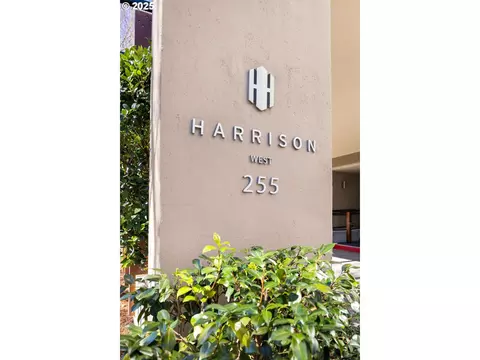 255 SW Harrison St #12A, Portland, OR 97201