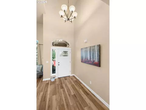 Entry Way - 5214 Wedgewood Loop, Newberg, OR 97132 photo 2 of 6
