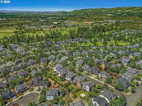 View/Area - 5214 Wedgewood Loop, Newberg, OR 97132 photo 6 of 7