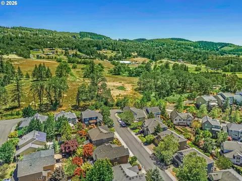View/Area - 5214 Wedgewood Loop, Newberg, OR 97132 photo 3 of 7