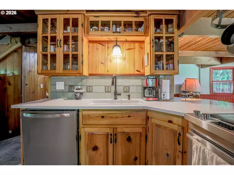 Kitchen - 22041 SE 442nd Ave, Sandy, OR 97055 photo 3 of 7