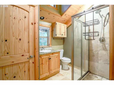 Bath - 22041 SE 442nd Ave, Sandy, OR 97055 photo 3 of 3