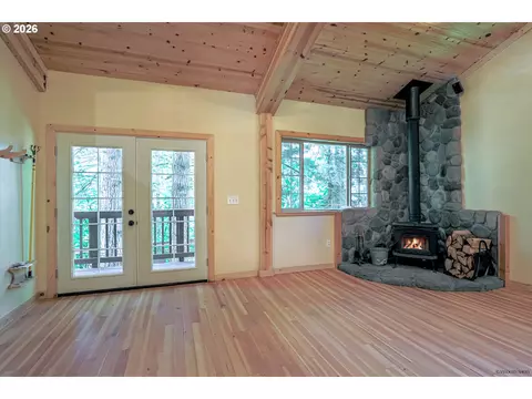 Living - 22041 SE 442nd Ave, Sandy, OR 97055 photo 6 of 7