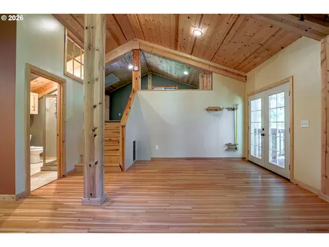 Living - 22041 SE 442nd Ave, Sandy, OR 97055 photo 5 of 7