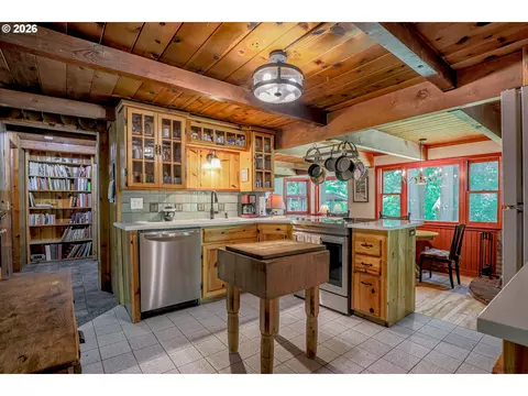 Kitchen - 22041 SE 442nd Ave, Sandy, OR 97055 photo 1 of 7