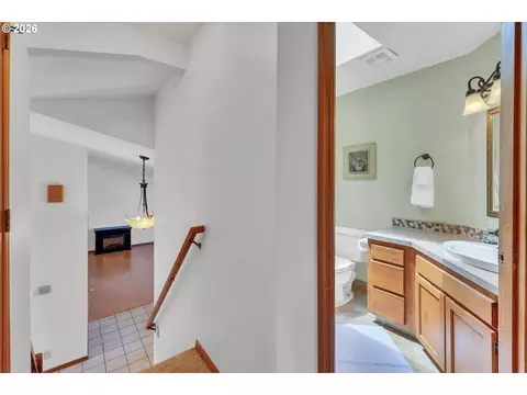 Entry Way - 2474 SW Willowbrook Ave, Gresham, OR 97080 photo 5 of 5