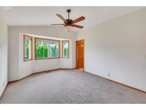 Bedroom - 2474 SW Willowbrook Ave, Gresham, OR 97080 photo 3 of 12