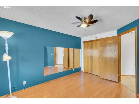Bedroom - 2474 SW Willowbrook Ave, Gresham, OR 97080 photo 7 of 12