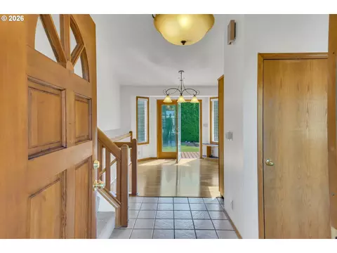 Entry Way - 2474 SW Willowbrook Ave, Gresham, OR 97080 photo 1 of 5