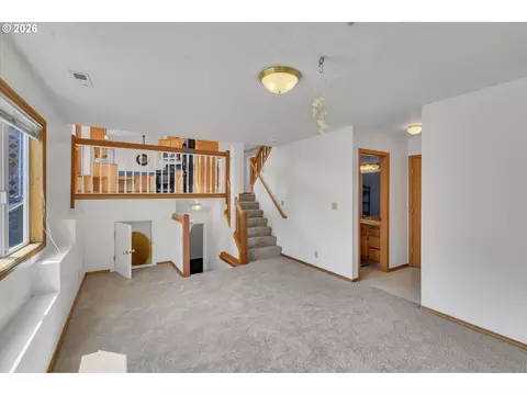 Living - 2474 SW Willowbrook Ave, Gresham, OR 97080 photo 5 of 7