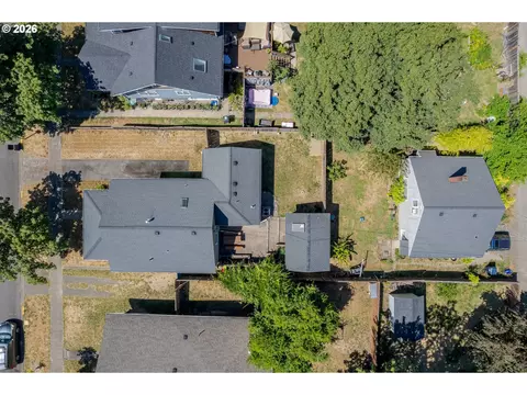 View/Area - 2063 Onyx St, Eugene, OR 97403 photo 1 of 2